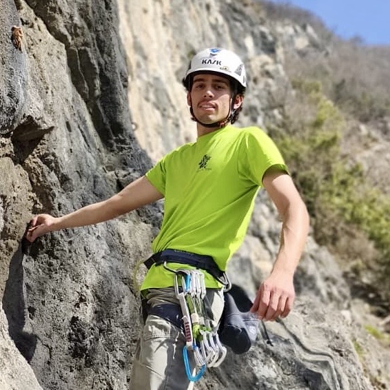 Andrea-Gorla-stone-age-climb
