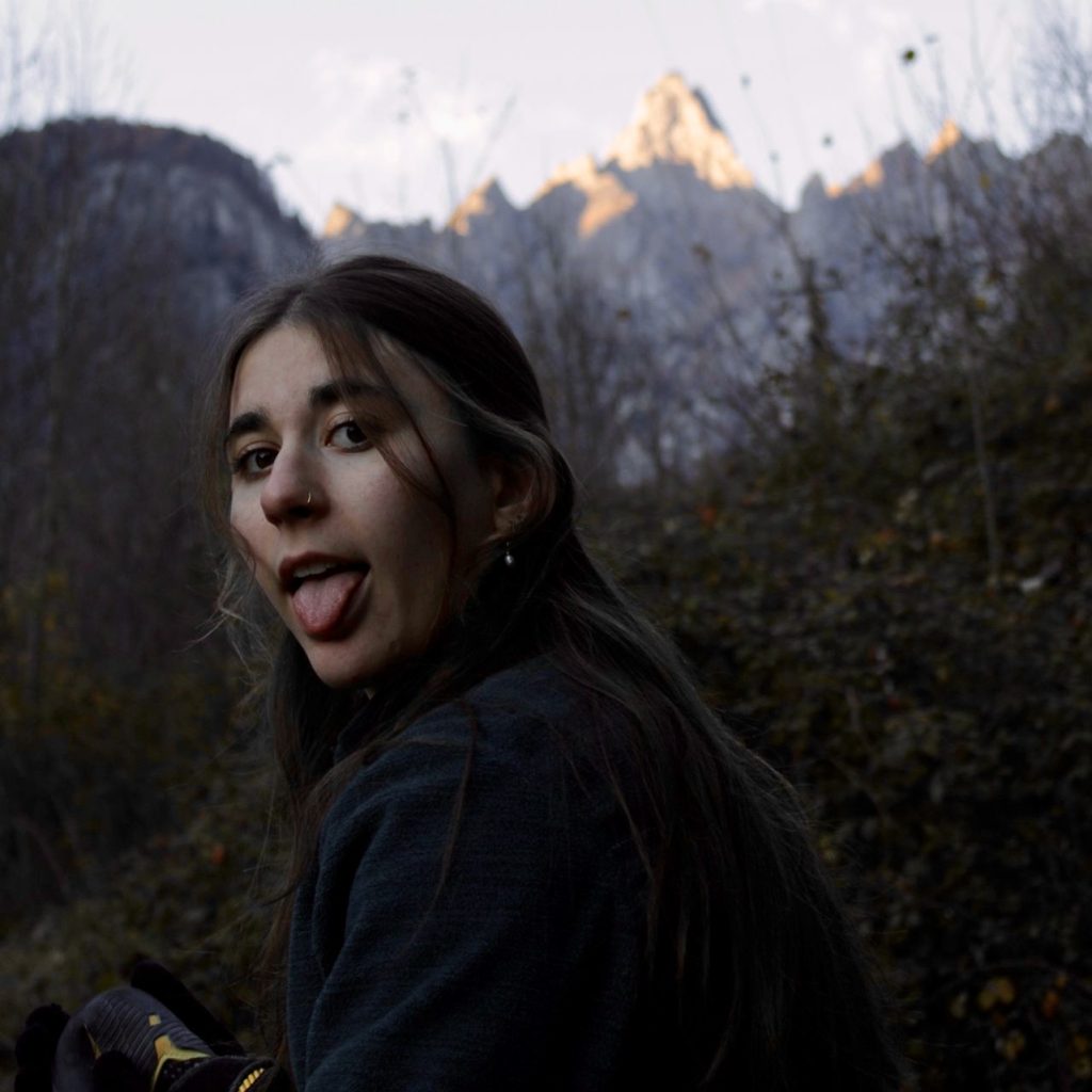 Zoe-Samaritani-stone-age-climb
